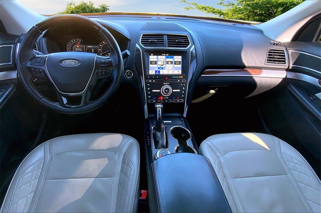 Used 2018 Ford Explorer Platinum image 7