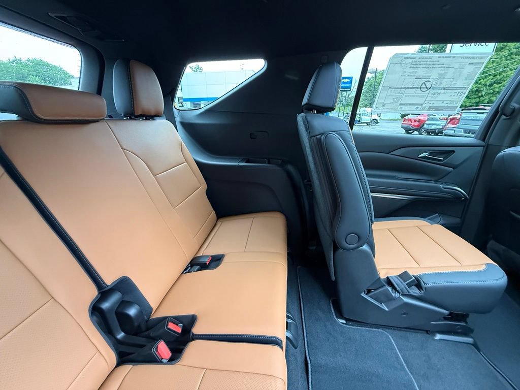 New 2027 Chevrolet Traverse Z71 w/ LPO, Floor Liner Package AWD/4WD image 38