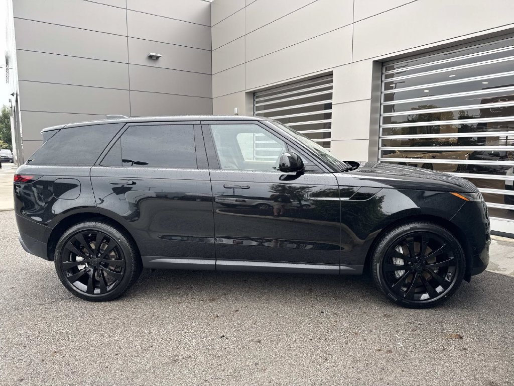 New 2026 Land Rover Range Rover Sport SE AWD/4WD image 8