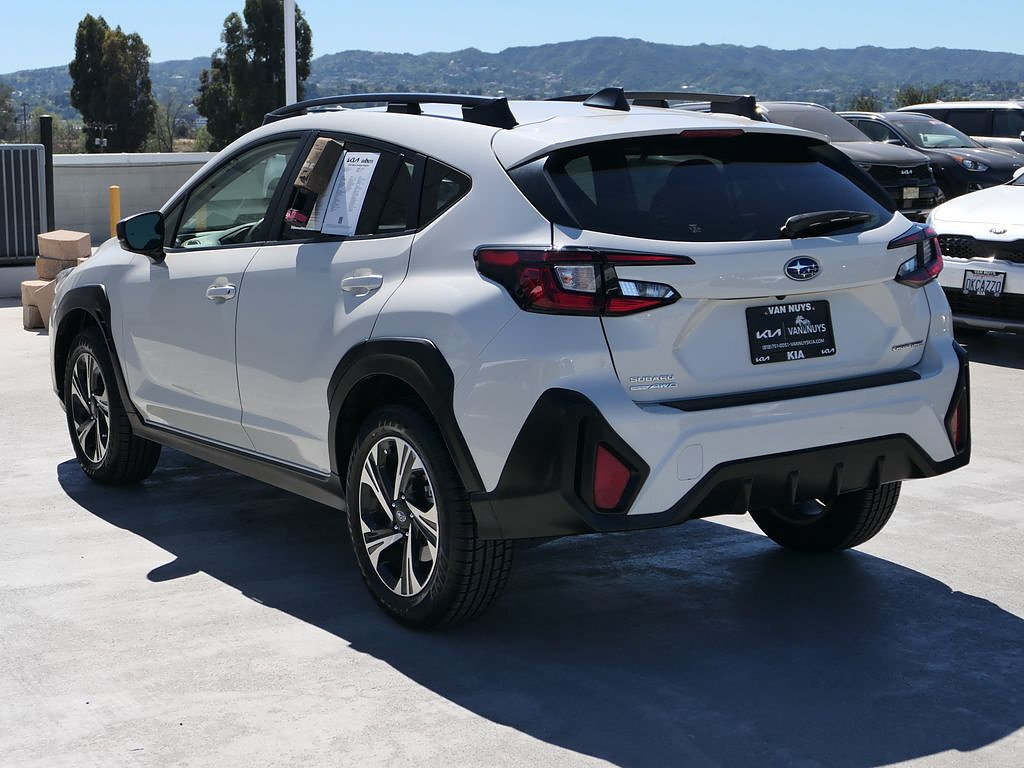 Used 2024 Subaru Crosstrek 2.0i Premium w/ Crosstrek Mirror Package AWD/4WD image 6