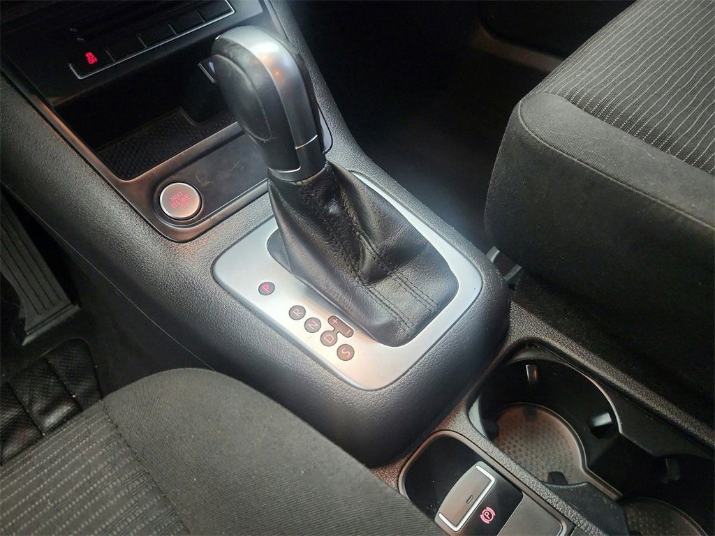 Used 2017 Volkswagen Tiguan Limited w/ Premium Package image 14