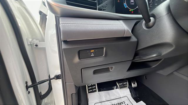 New 2026 Volkswagen Tiguan SE R-Line AWD/4WD image 11