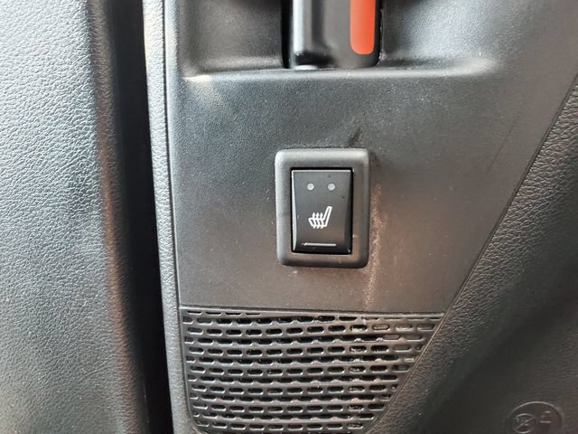 Used 2025 Chrysler Pacifica Limited FWD image 18