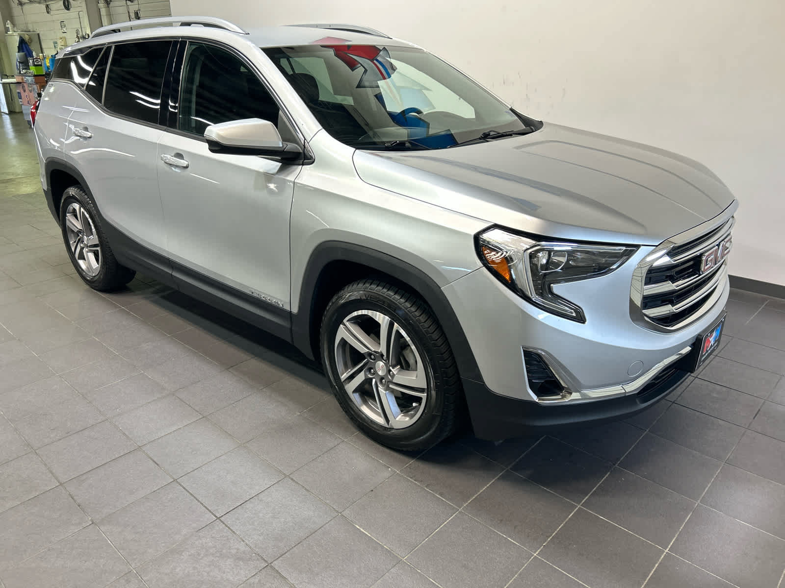 Used 2020 GMC Terrain SLT AWD/4WD image 2