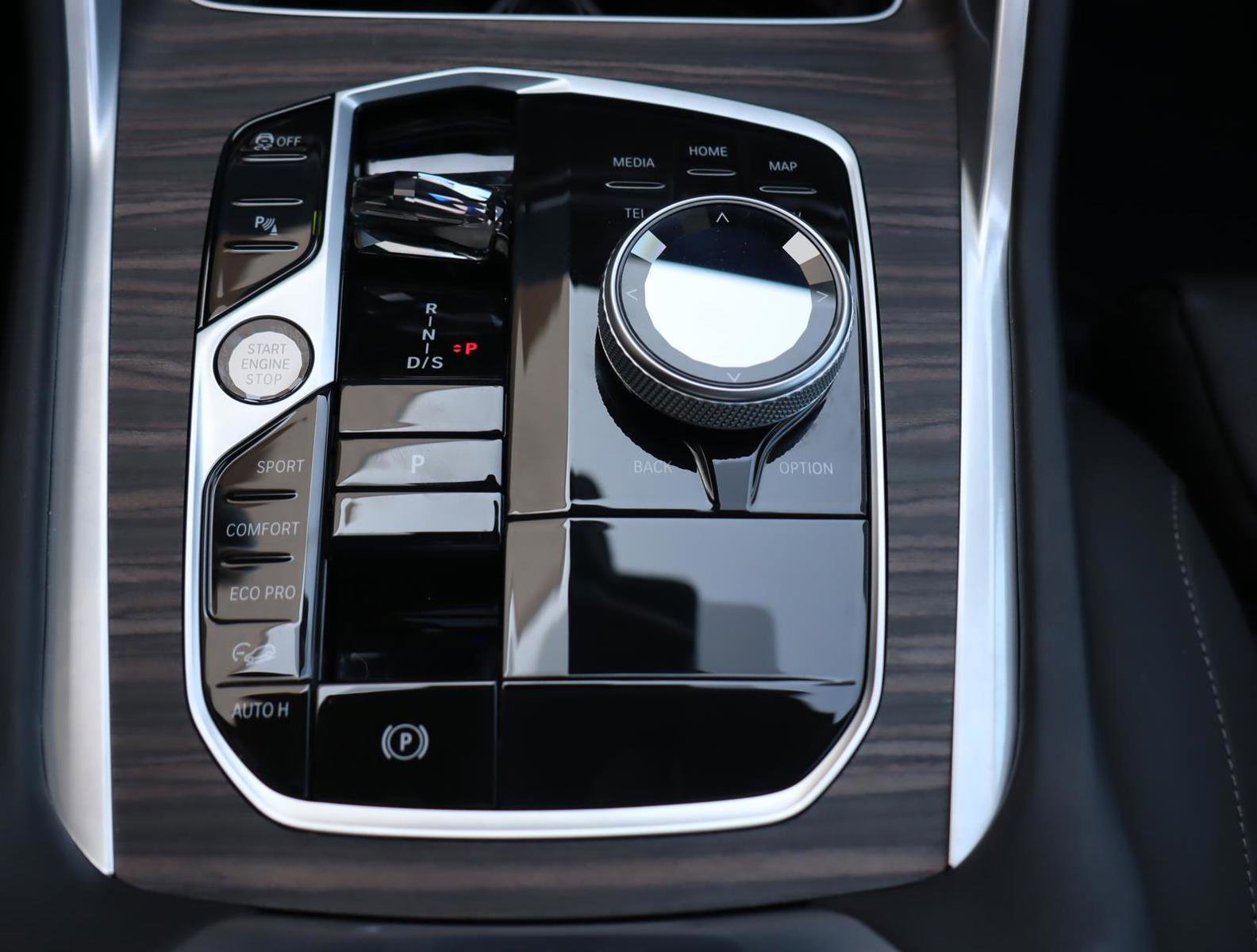 Used 2024 BMW X6 xDrive40i w/ Executive Package image 13