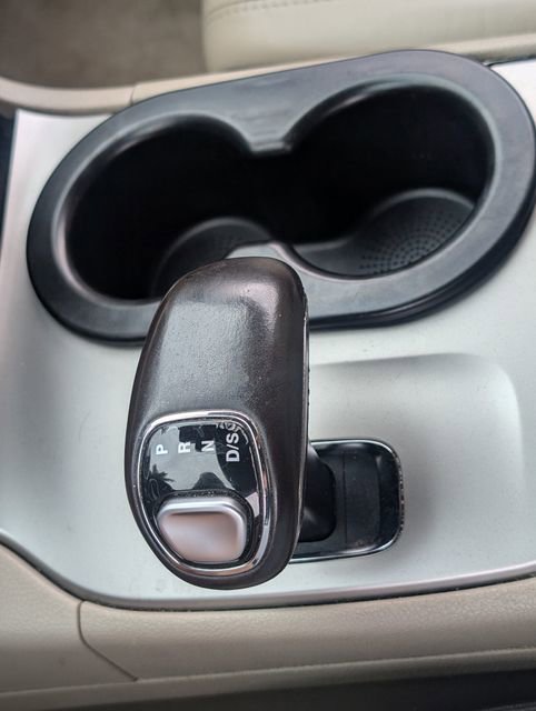 Used 2015 Jeep Grand Cherokee Overland RWD image 23