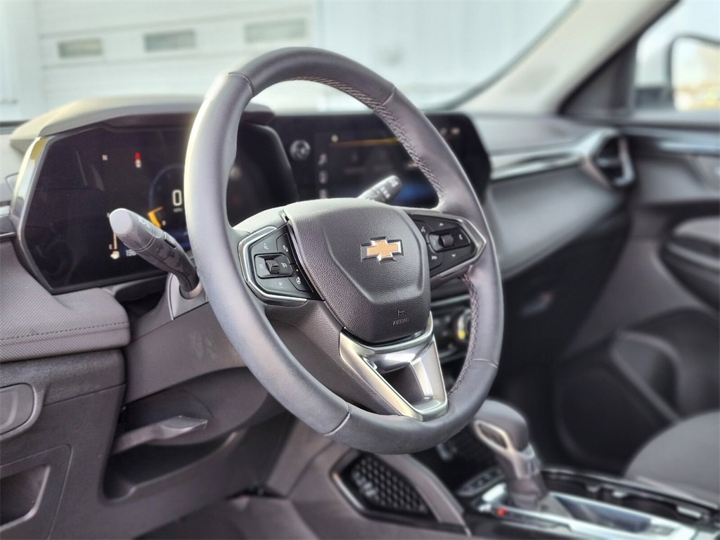 Used 2024 Chevrolet TrailBlazer LT w/ LT Cold Weather Package image 17