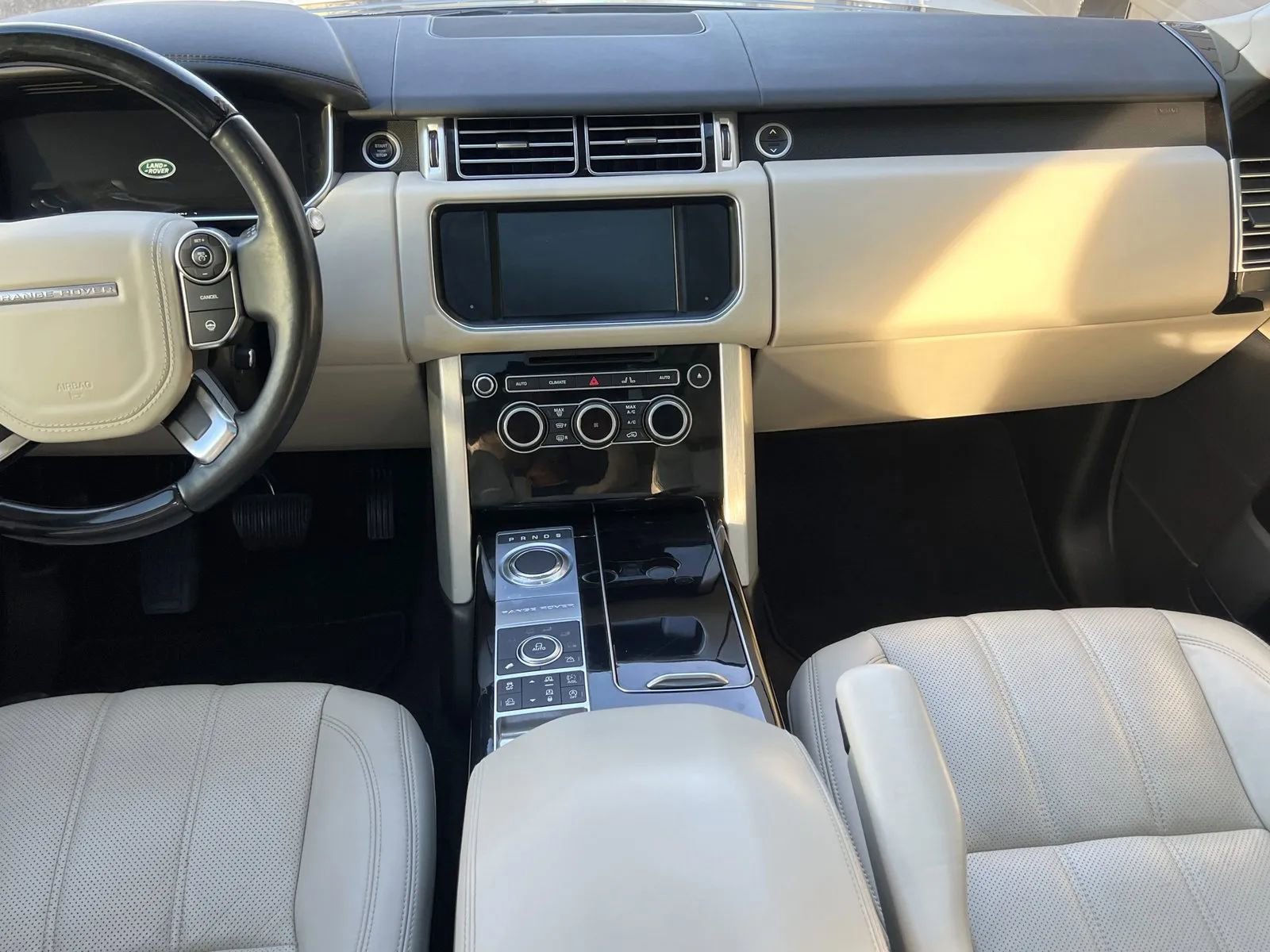 Used 2016 Land Rover Range Rover HSE image 20