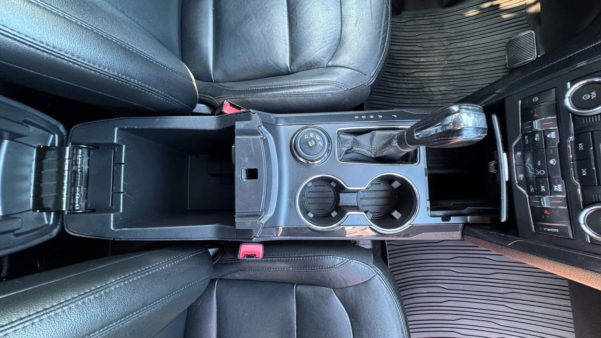 Used 2018 Ford Explorer XLT w/ Equipment Group 202A image 37