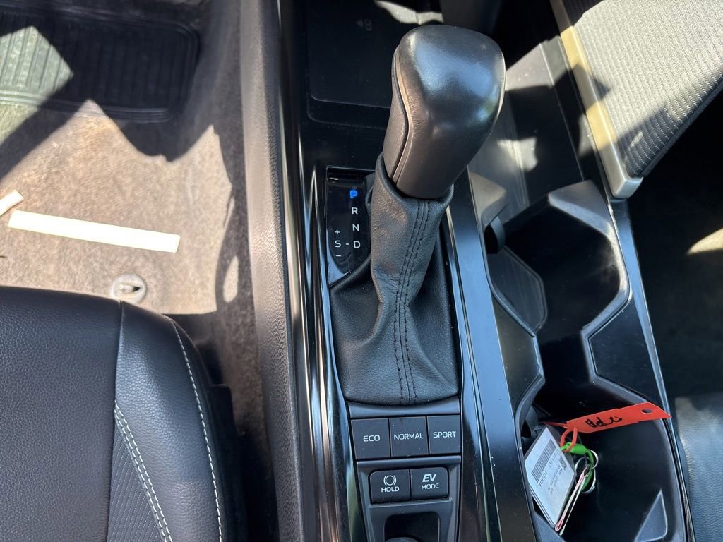 Used 2025 Toyota Camry SE FWD image 18