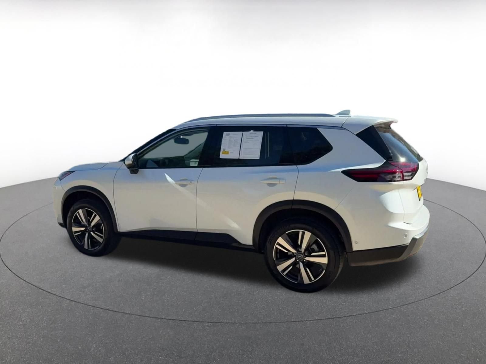 Used 2026 Nissan Rogue SL FWD image 9