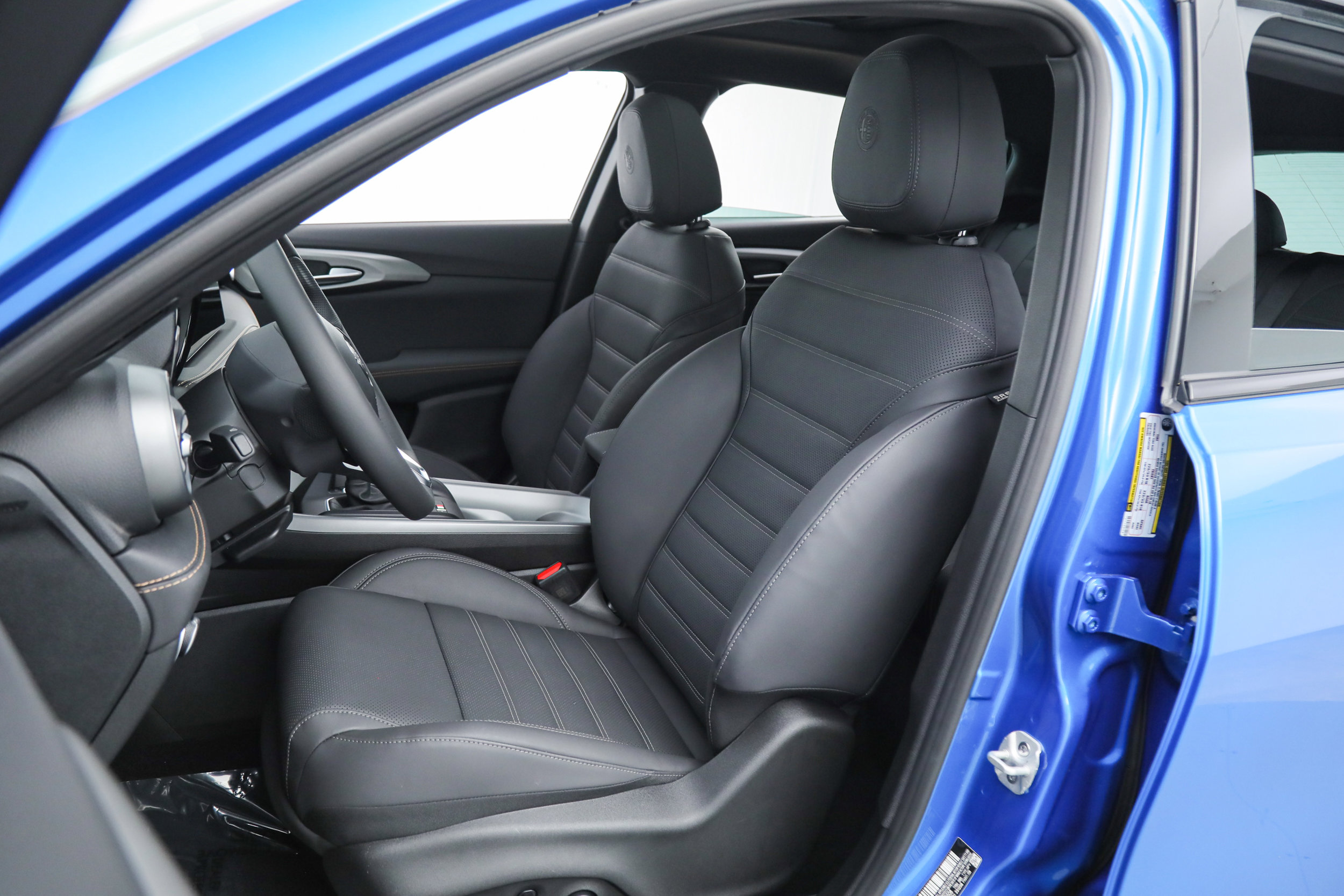 New 2026 Alfa Romeo Tonale Sprint w/ Black Premium Package image 19