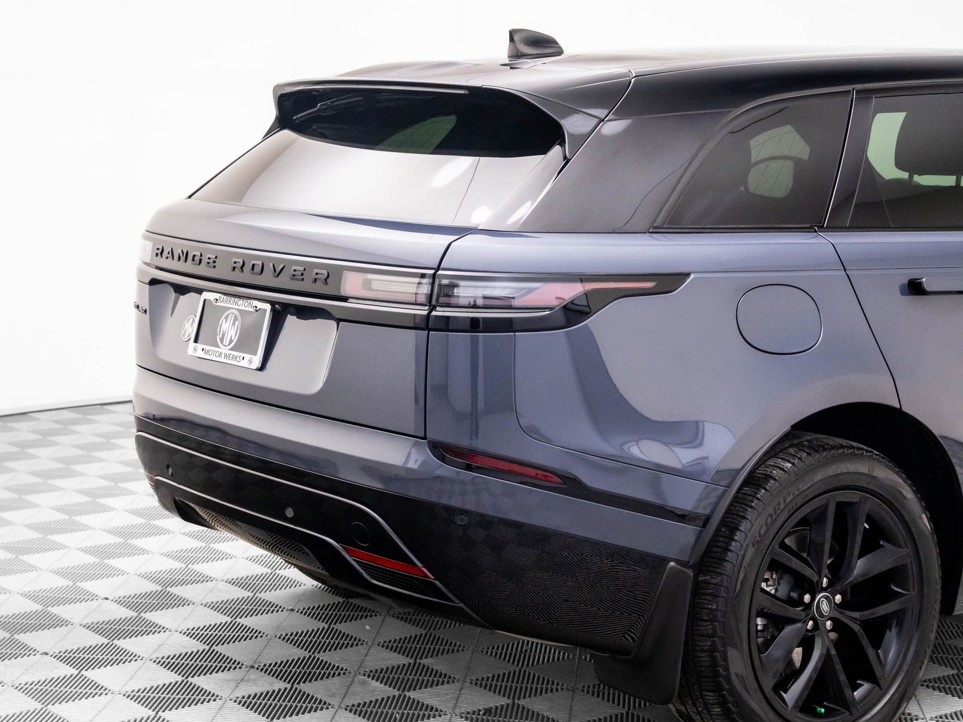 Used 2024 Land Rover Range Rover Velar Dynamic SE image 33