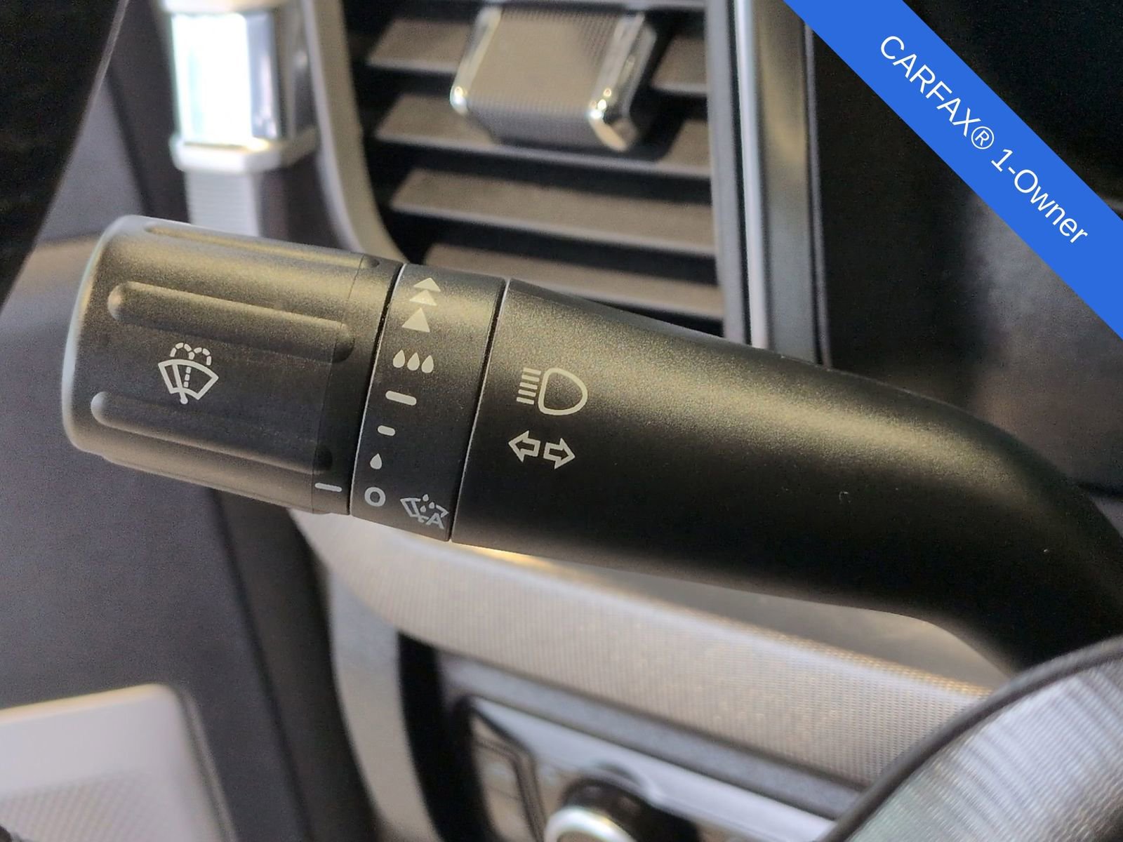 Used 2025 Ford F350 Platinum w/ FX4 Off-Road Package image 32