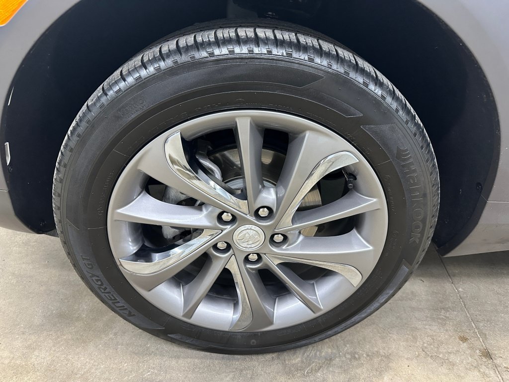 Used 2022 Buick Encore GX Essence w/ Experience Buick Package AWD/4WD image 37