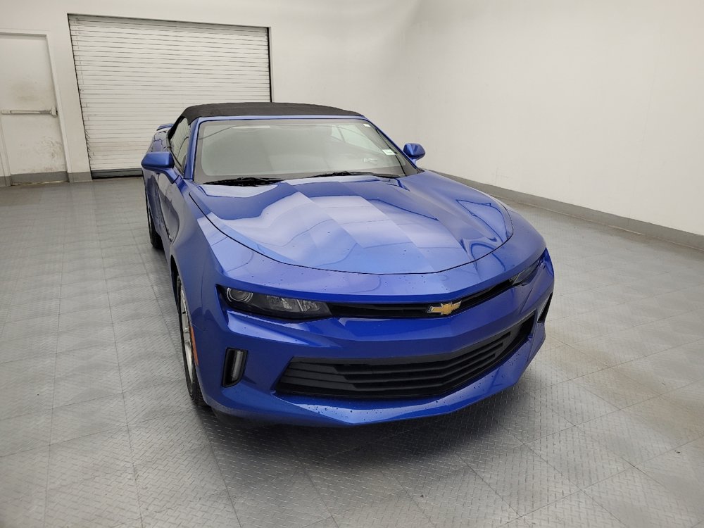 Used 2018 Chevrolet Camaro LT RWD image 14