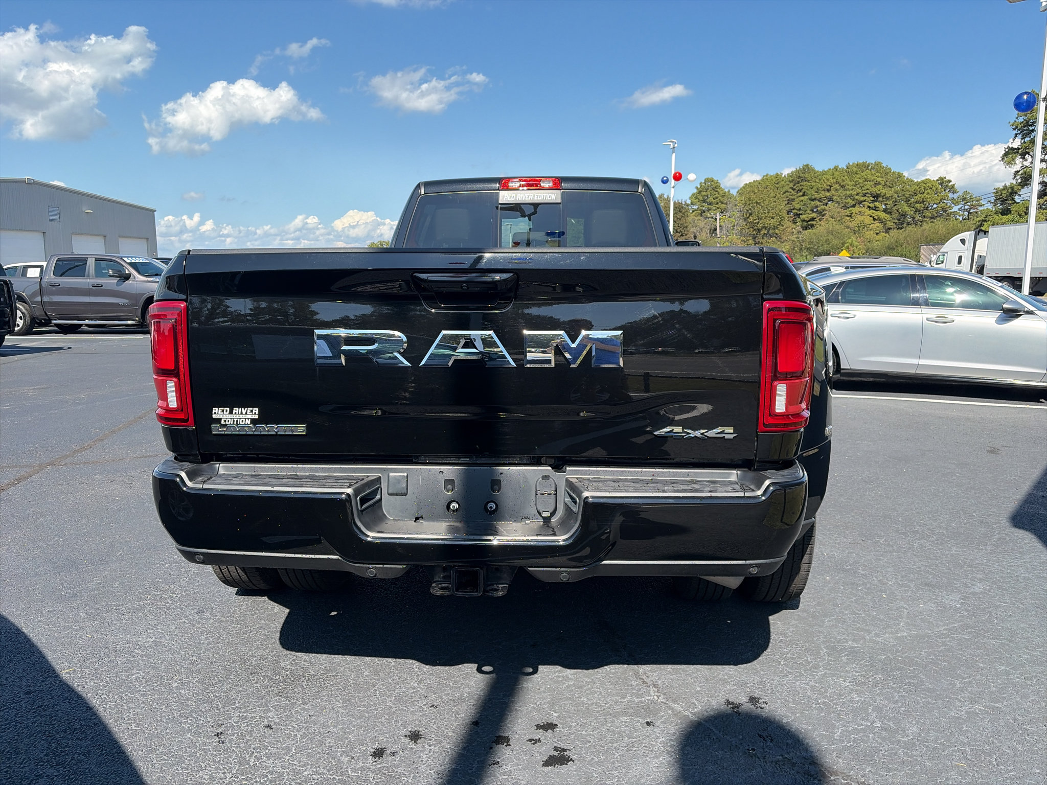 Used 2025 RAM 3500 Laramie AWD/4WD image 6