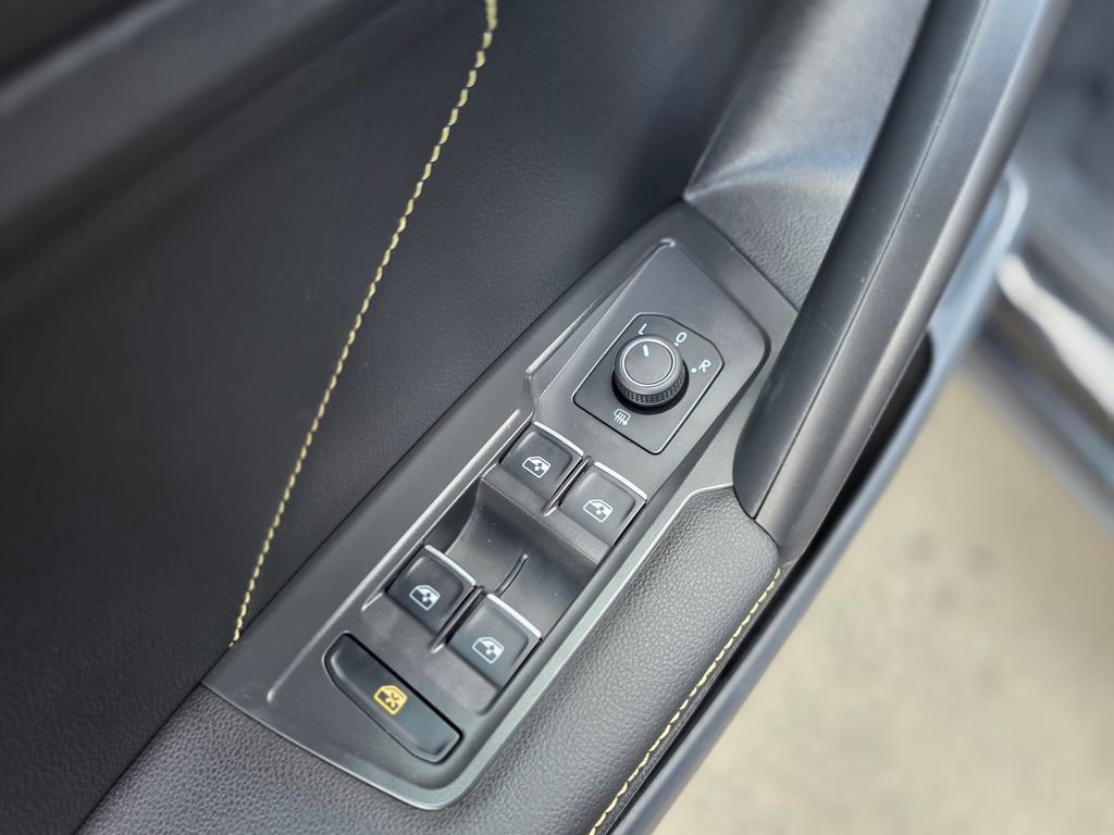 Used 2024 Volkswagen Tiguan SE AWD/4WD image 22
