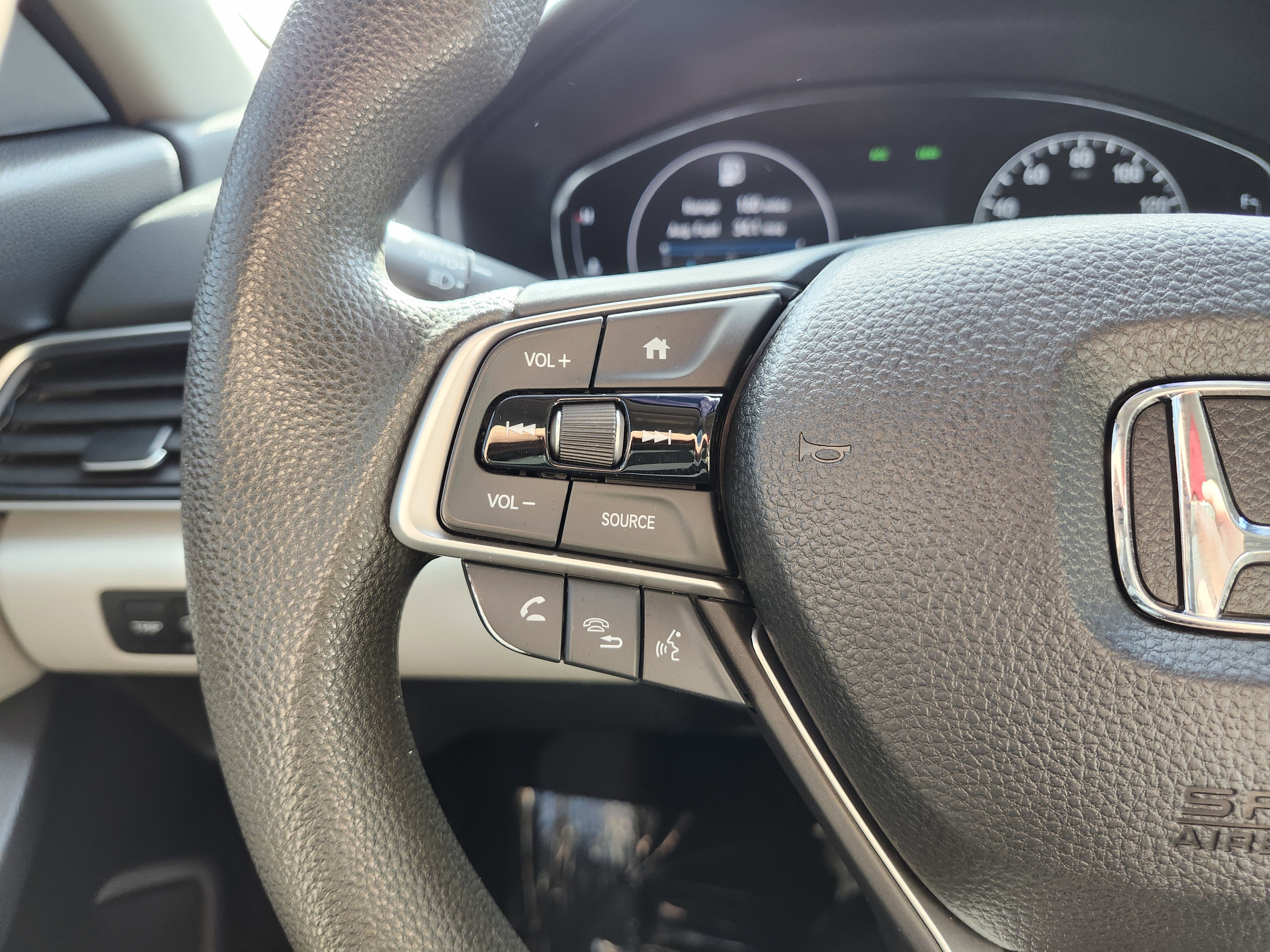 Used 2018 Honda Accord LX image 31