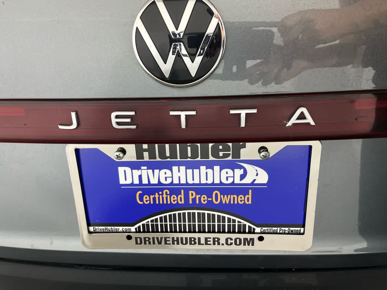 Used 2025 Volkswagen Jetta SE FWD image 11
