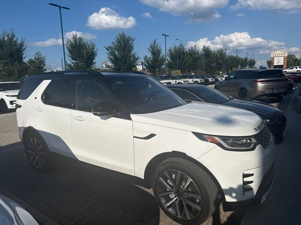Certified 2023 Land Rover Discovery S R-Dynamic AWD/4WD image 3