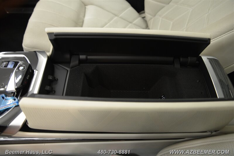 Used 2023 BMW 760i xDrive w/ Executive Package AWD/4WD image 36