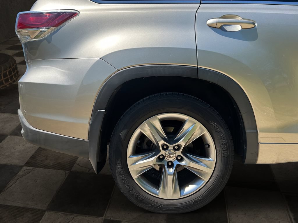 Used 2015 Toyota Highlander Limited Platinum AWD/4WD image 8