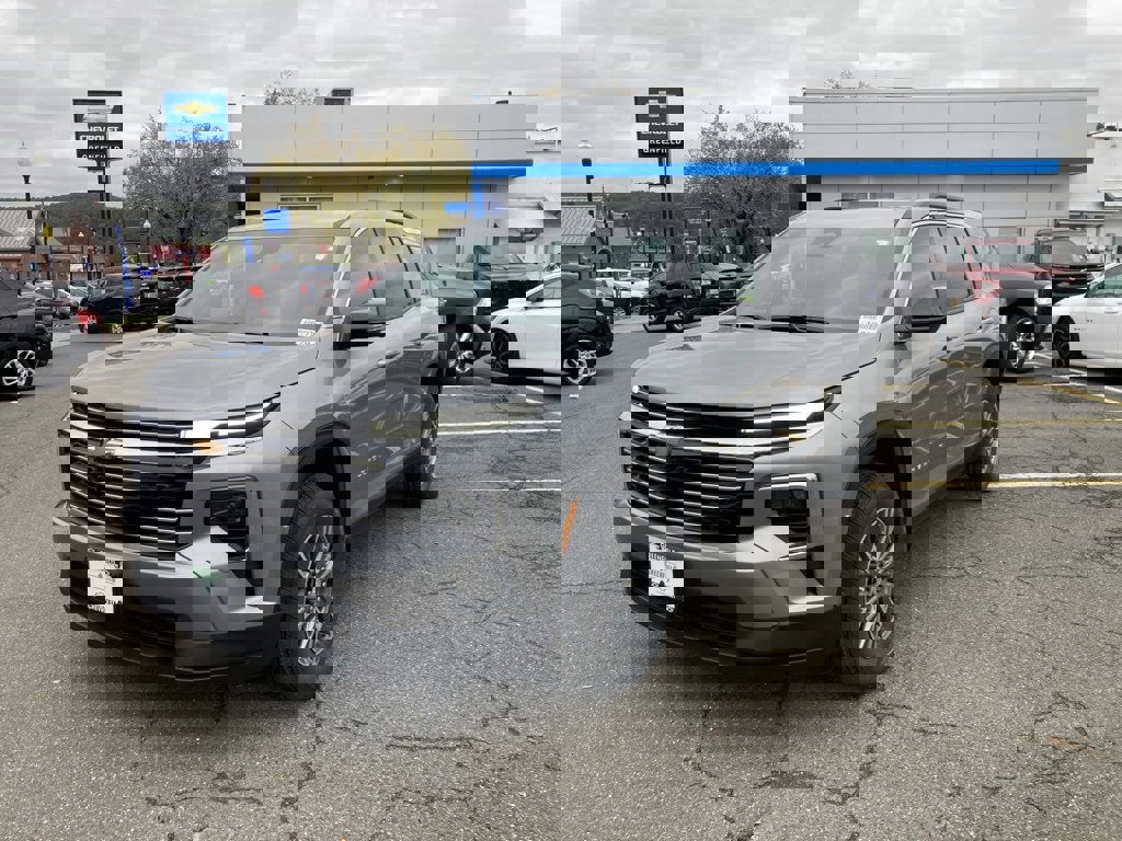 New 2026 Chevrolet Traverse LT w/ Driver Confidence Package image 3