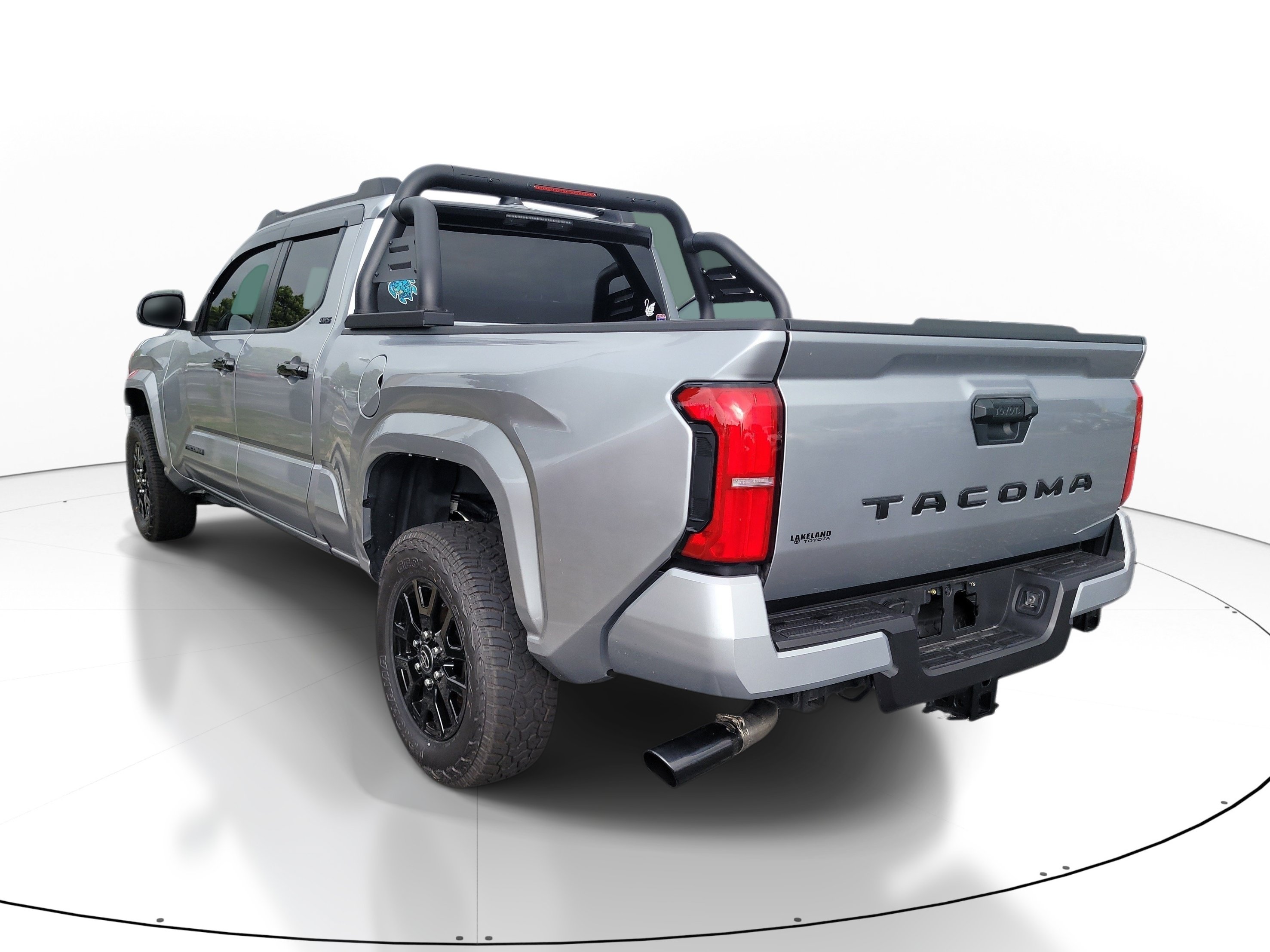 Used 2025 Toyota Tacoma SR5 RWD image 5