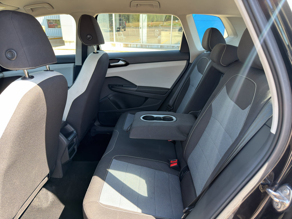 Used 2025 Volkswagen Taos S FWD image 6