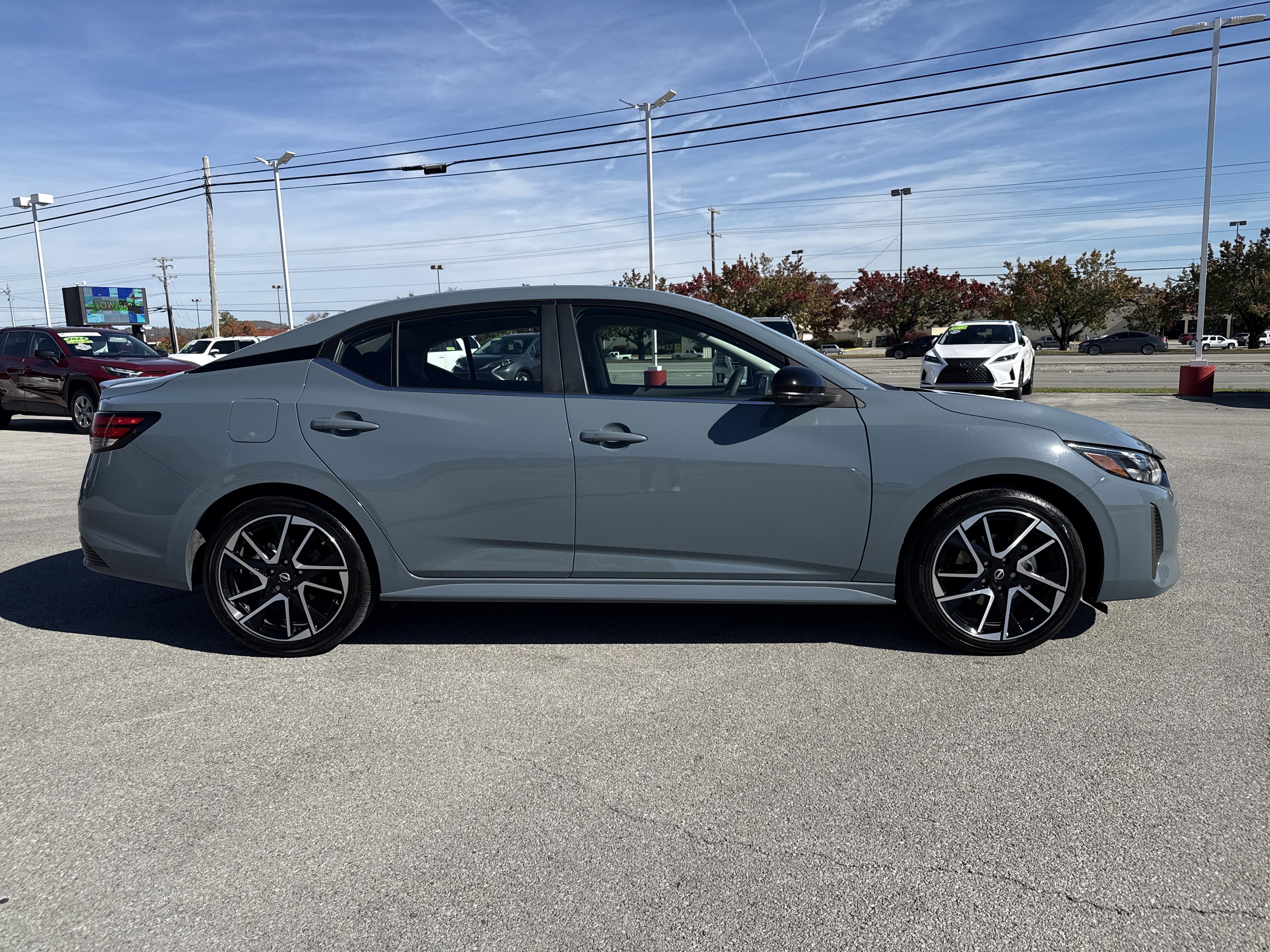 Used 2025 Nissan Sentra SR image 6