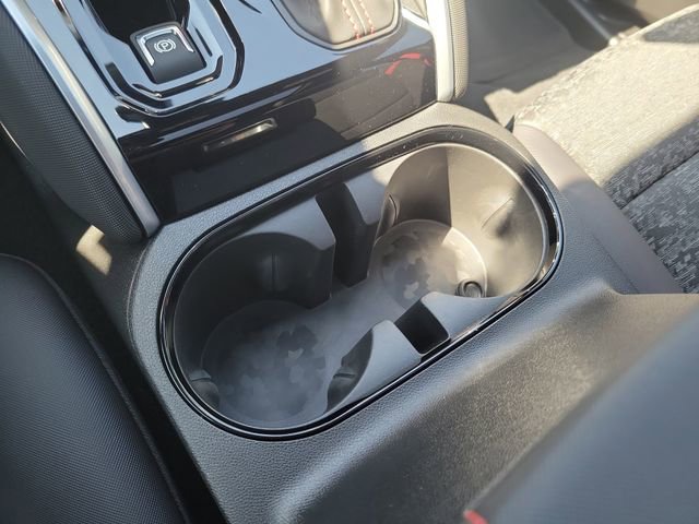 Used 2024 Chevrolet Colorado Z71 w/ Z71 Convenience Package 2 image 25