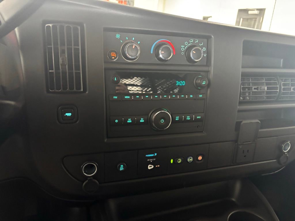 New 2025 Chevrolet Express 2500 Work Van w/ Driver Convenience Package image 31