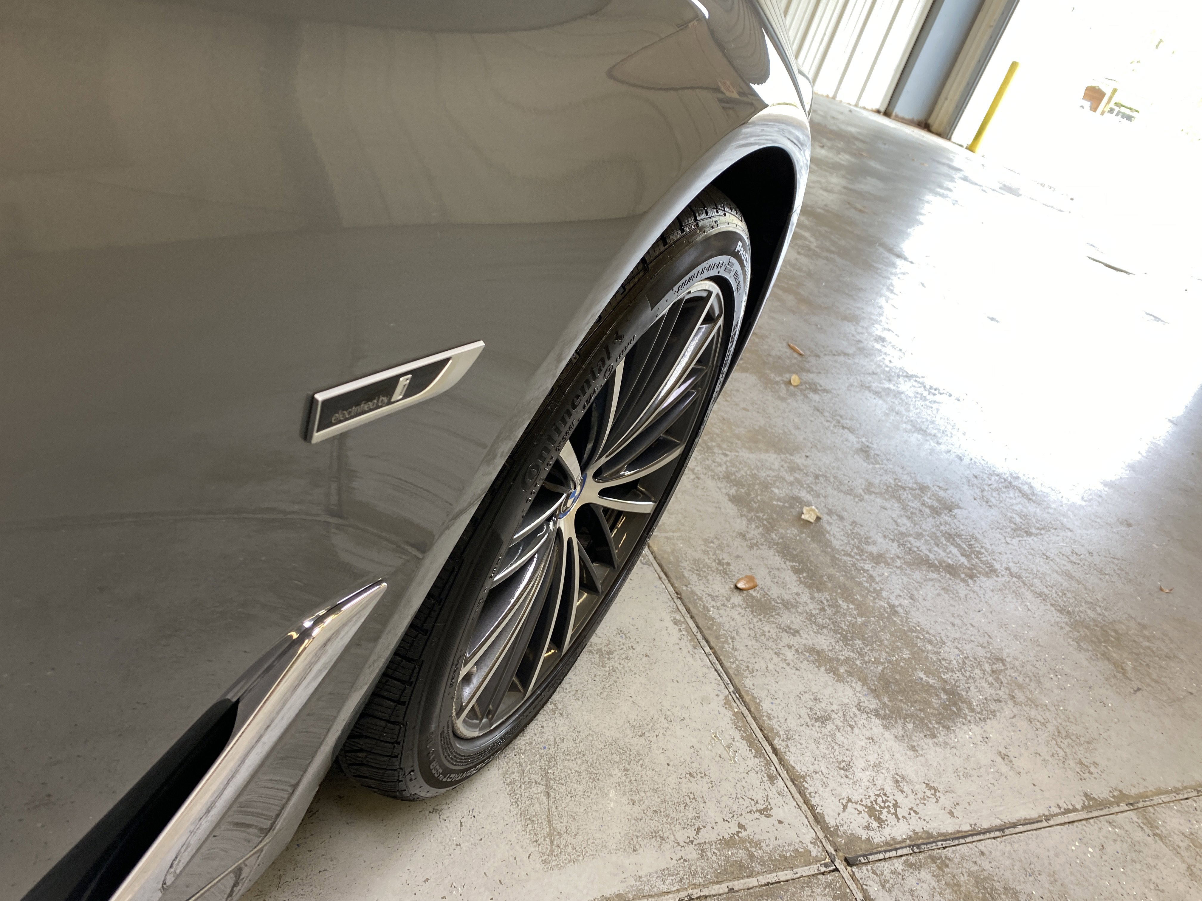 Used 2023 BMW 530e w/ Premium Package image 15