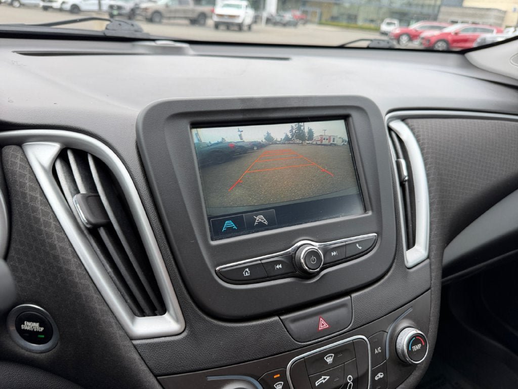 Used 2017 Chevrolet Malibu LS FWD image 17