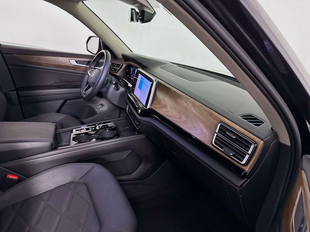 Used 2024 Volkswagen Atlas SE image 33
