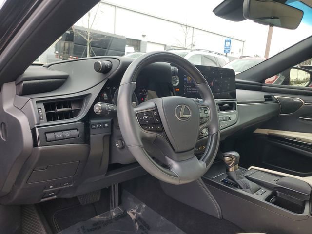 Used 2022 Lexus ES 300h Ultra Luxury image 18