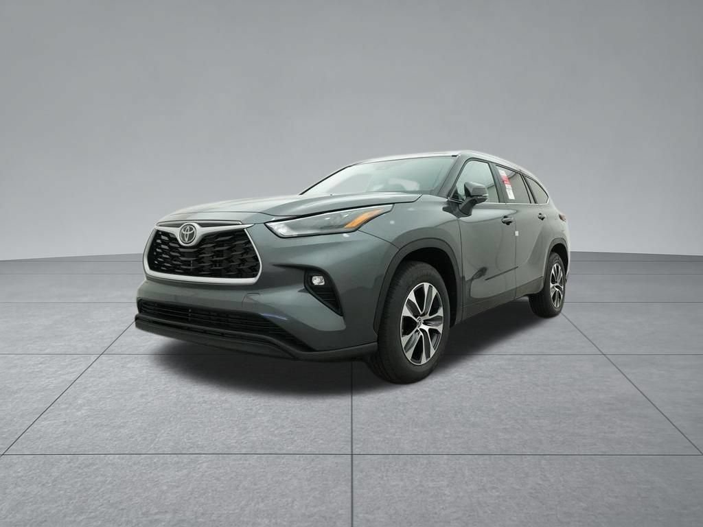 Used 2023 Toyota Highlander XLE FWD image 36