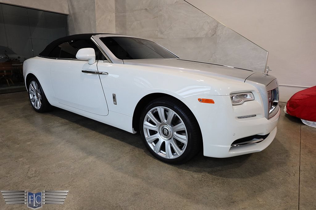 Used 2017 Rolls-Royce Dawn RWD image 47