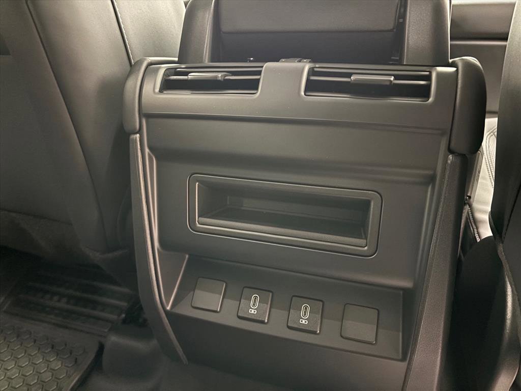 Used 2026 Land Rover Defender 110 S image 38