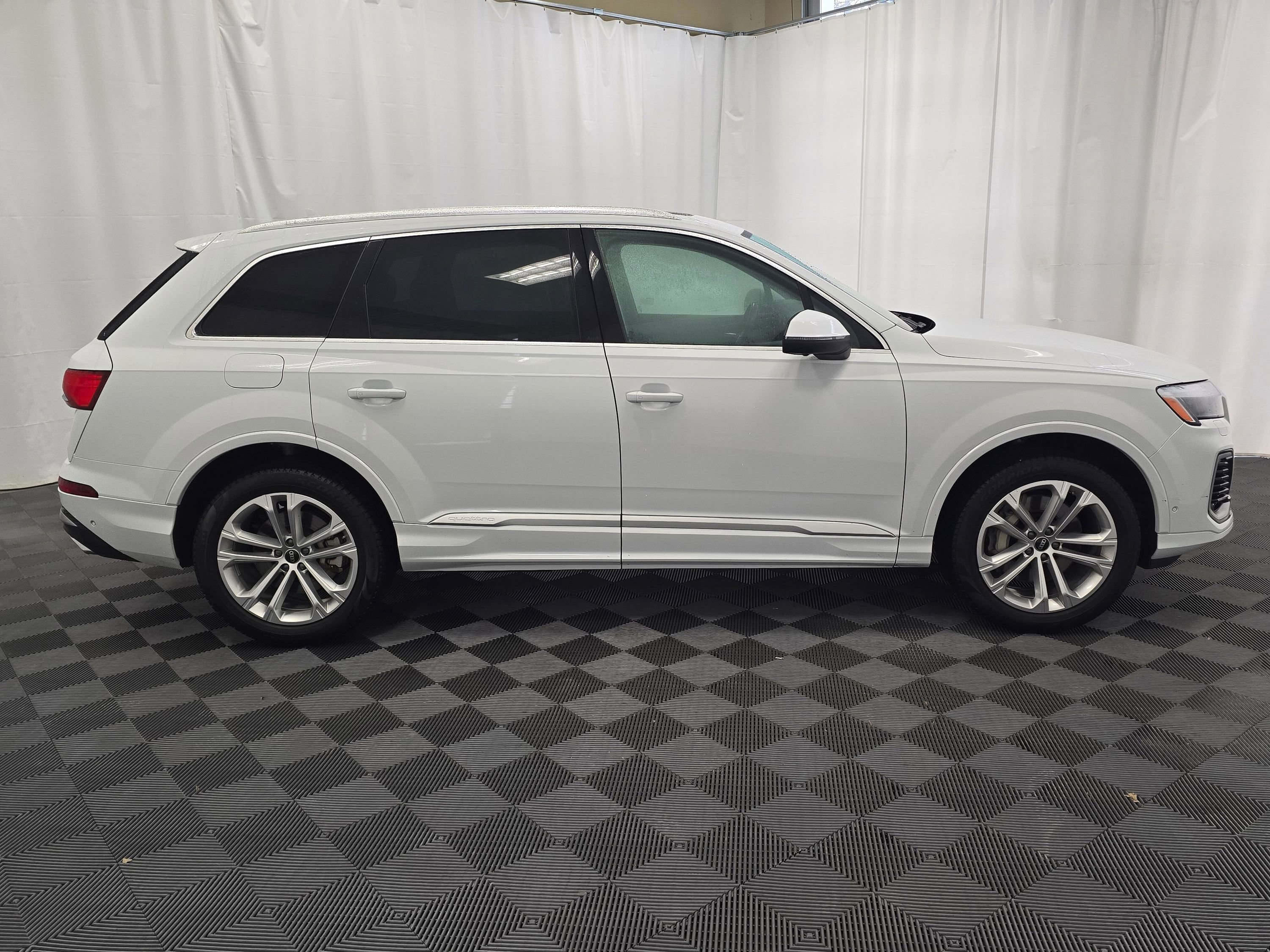 Used 2025 Audi Q7 3.0T Premium Plus image 7