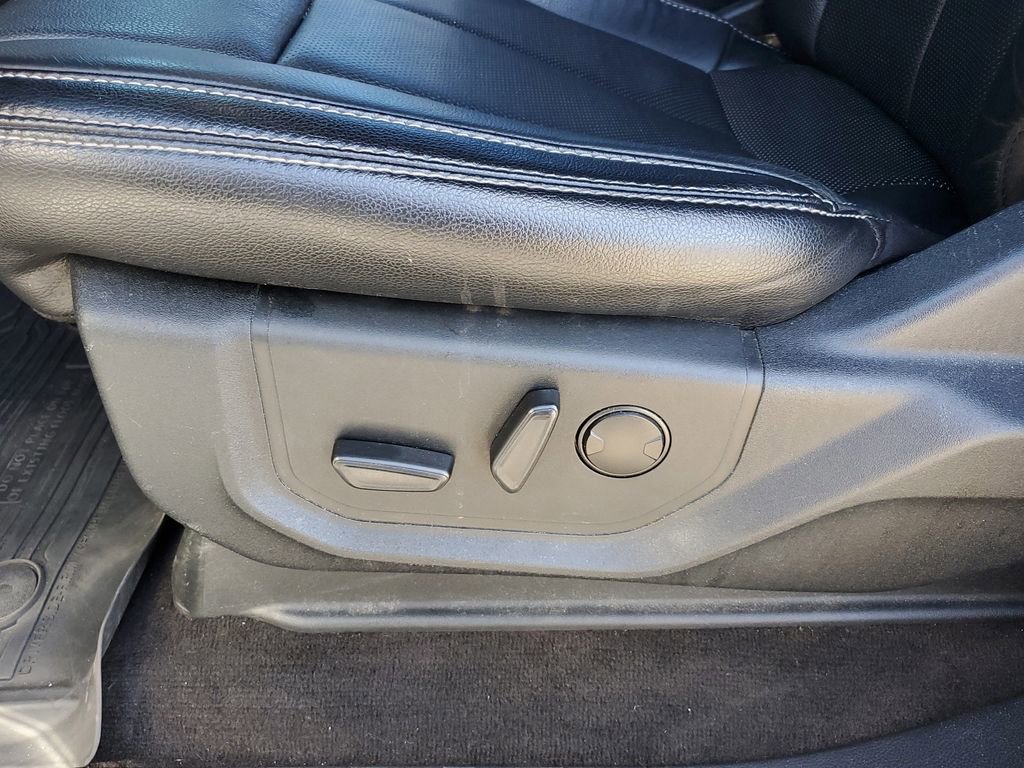 Used 2020 Ford F150 Lariat w/ Equipment Group 502A Luxury image 16