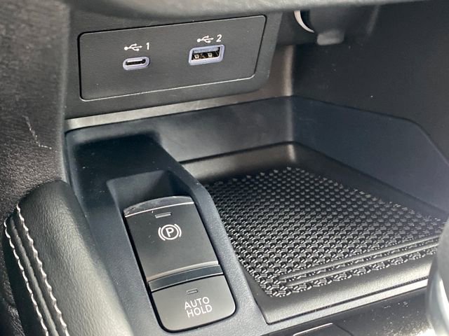 Certified 2023 Nissan Kicks SR image 18