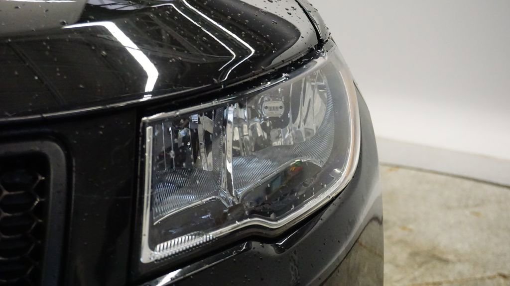 Certified 2019 Jeep Compass Limited image 12