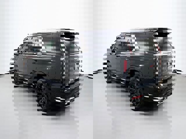 Used 2023 Cadillac Escalade Premium Luxury w/ Performance Package image 7