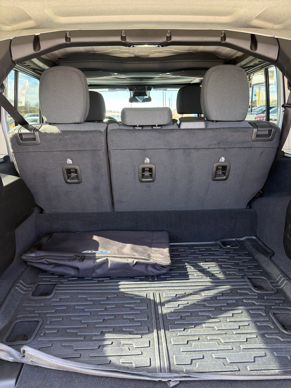 Used 2024 Jeep Wrangler Willys image 9