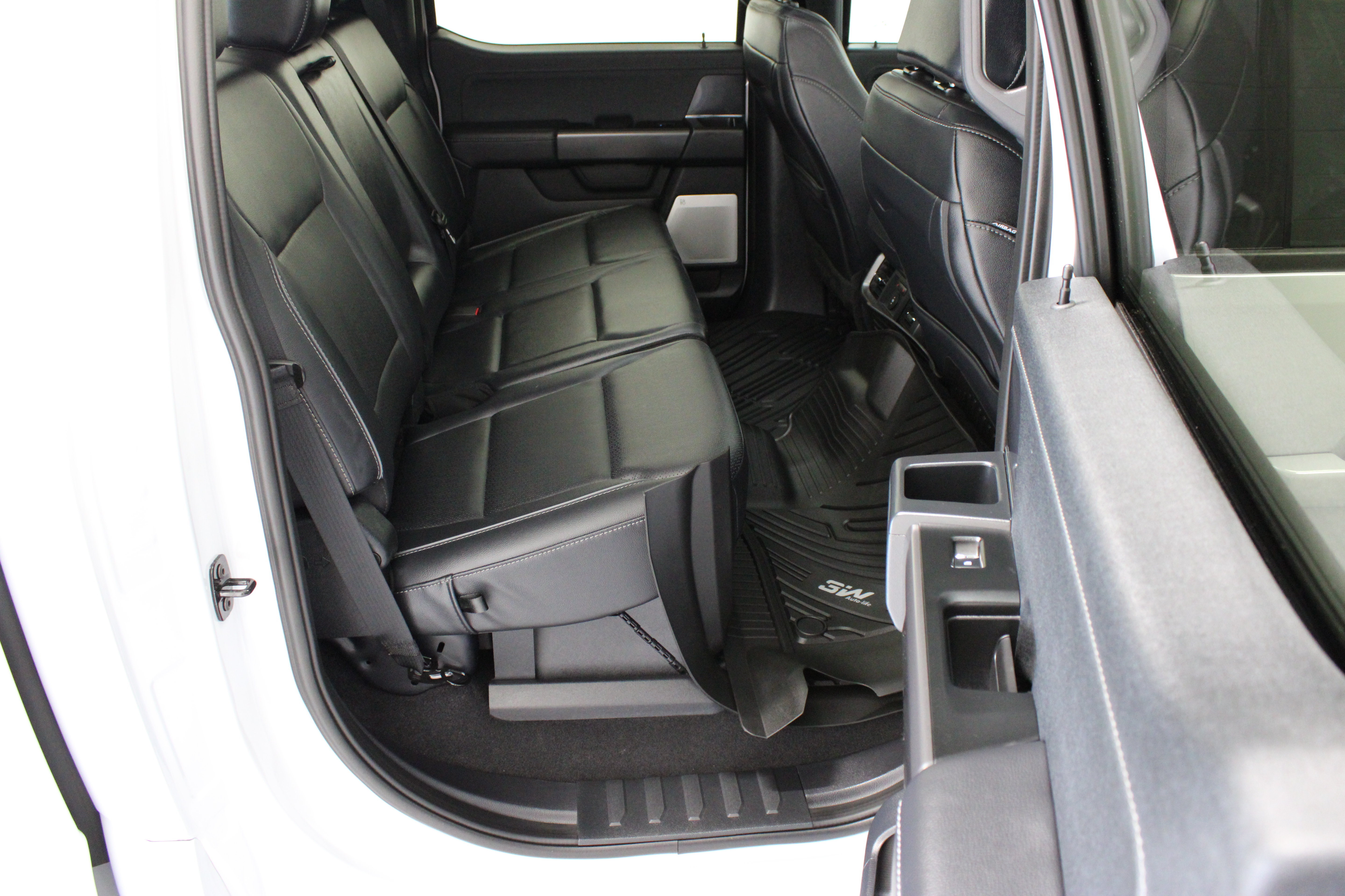 Used 2025 Ford F150 Lariat w/ Equipment Group 502A High AWD/4WD image 38