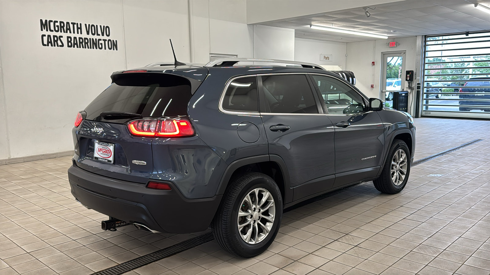 Used 2021 Jeep Cherokee Latitude Lux w/ Sun & Sound Group AWD/4WD image 5