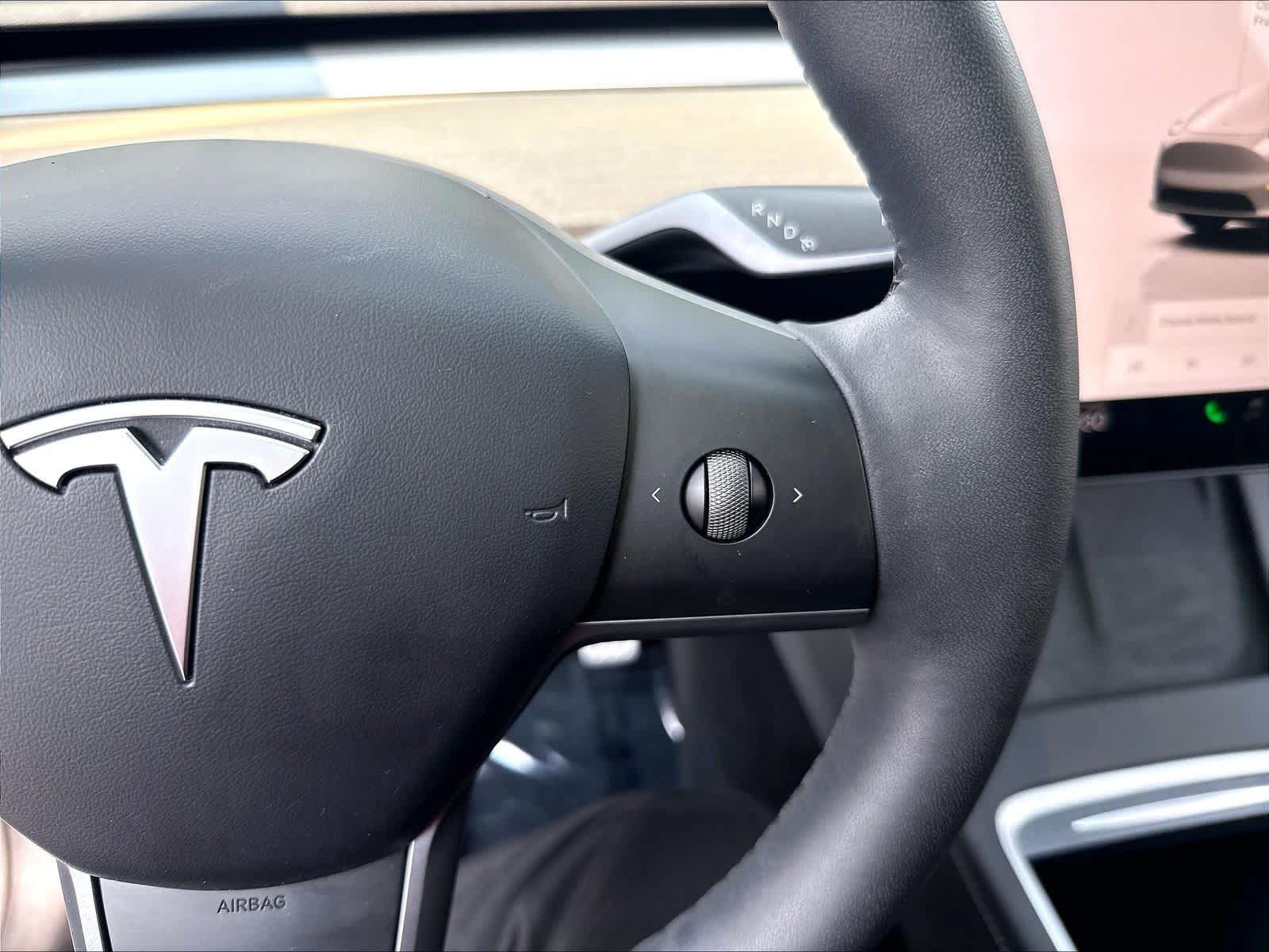Used 2023 Tesla Model Y Performance AWD/4WD image 14
