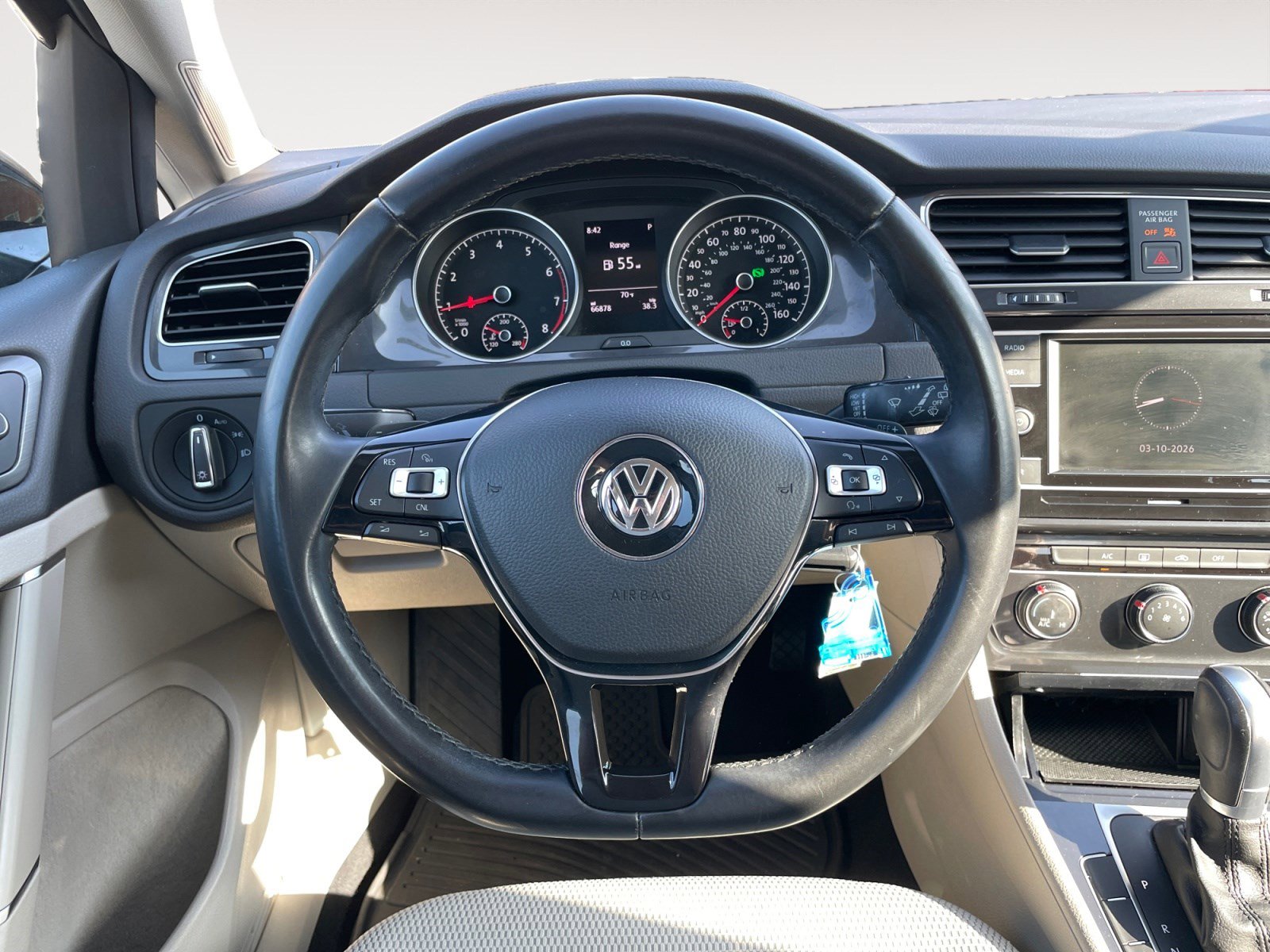 Used 2018 Volkswagen Golf S image 10